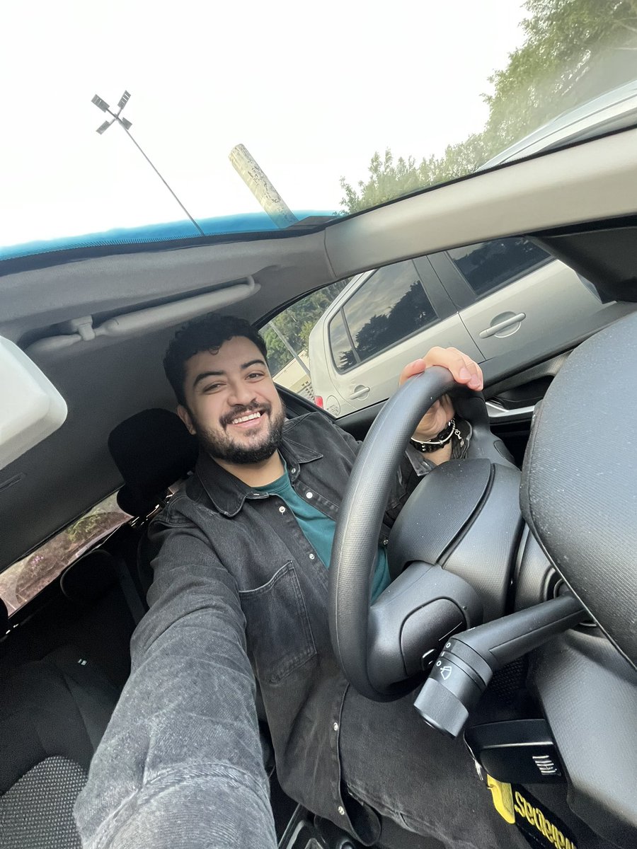 andersonspnr's tweet photo. registro do dia que peguei o volante sozinho pela primeira vez. deu medo, deu insegurança, mas fiz o mais importante: eu dei o primeiro passo. e é isso: pequenos momentos que viram grandes vitórias 🏆 https://t.co/VH2UdnMgtL