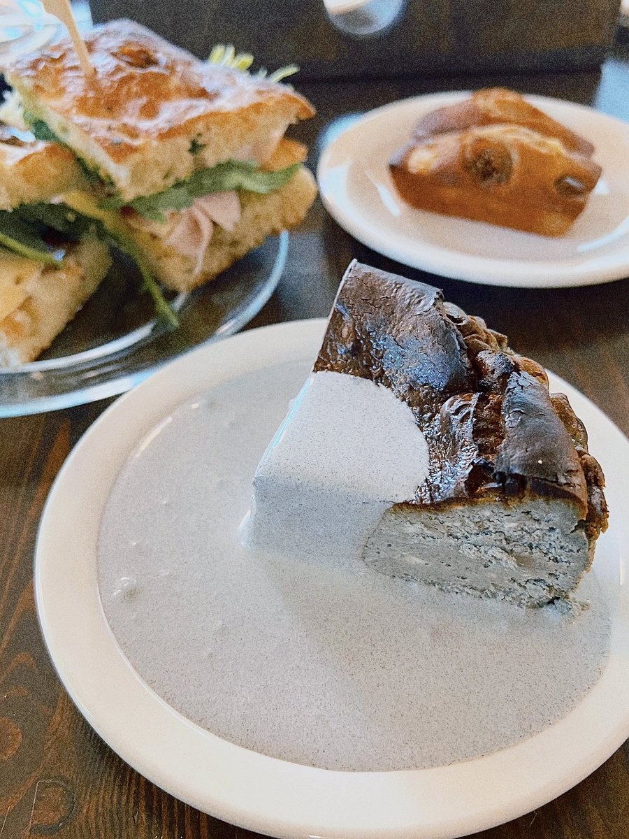 <a href="/cafe__onff/">온오프연남(카페대관 | 연남동생일카페 | 생카 | 홍대생일카페 | 이벤트카페 | 팝업대관)</a> 영업종료 이틀전 마지막으로 꼭 먹어야 해ㅜㅜ급 다녀온 온오프!!샌드위치 종류 다 뿌심 역시나 그냥 다 맛도리❤️작년 마지막날 처음 알게된 곳 공간도 사장님도 느좋느좋ㅎㅎ셍카까지 아주 잠시였지만 많은 추억이 쌓였어요 새로 오픈하시는 덕양구에 시즌2도 맛집 보장!!꼭 놀러갈게요🤗