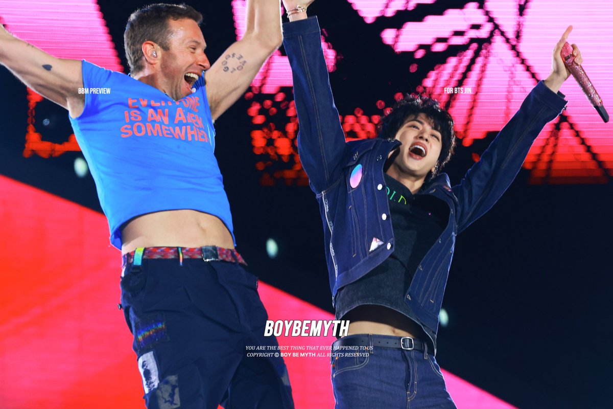 seokjin_updates's tweet image. THIS PICTURE IS LOVE