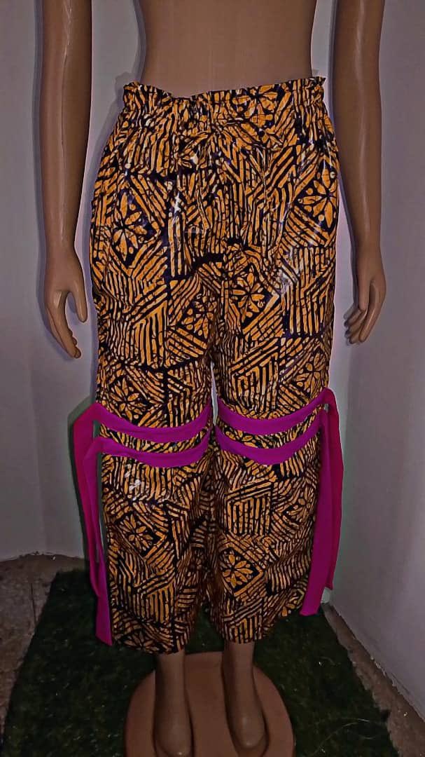Stylish 2 piece and all kinds of pants are my specialty… I’m sorry my phone didn’t do justice in the second slide. I’m a Lagos based fashion designer. ✂️