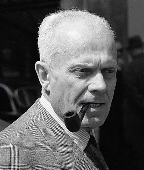 Alla più perfetta delle dittature preferirò sempre la più imperfetta delle democrazie 
#25aprile