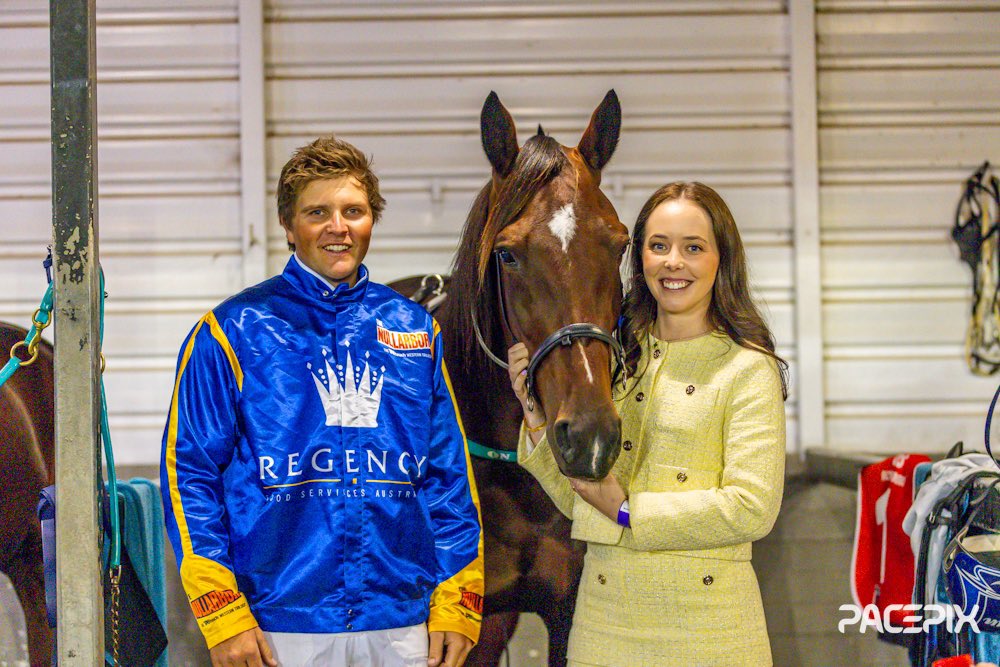 Good luck, Otis! 

The #TheNullarborSlotRace is up next at Gloucester Park! 

#RegencyFoods 📸: PacePix