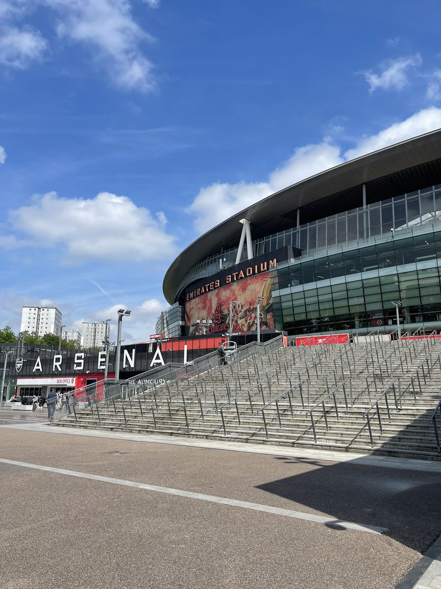 saraxafc's tweet image. We made it to the Emirates Stadium today. The most beautiful stadium for the most beautiful club in the world. It was an honour to see it live for the first time 鉂わ笍馃
@Arsenal