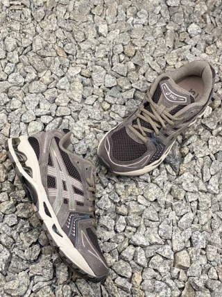 Shoefactory111's tweet photo. Asics Gel-Kayano 14 Asics sports casual breathable professional running shoes.
#Asics #CasualLook #OutdoorVibes #CasualShoes #FootwearStyle https://t.co/xxOeQkl1Ly