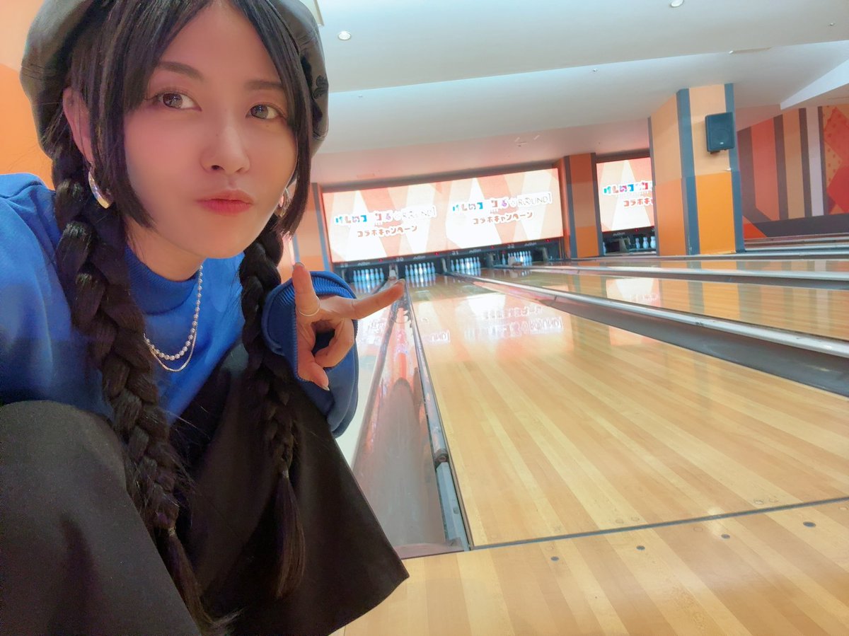 『#けものフレンズ × #ラウンドワン』
ボウリングイベント
ありがとうございました🎳
4月25日 #世界ペンギンの日 。
毎年PPPで会っていた日にこうしてイベントができて、
フレンズのみんなと会えて嬉しい〜🐧❤️‍🔥
いつか"ぺぱぷらいぶ"であえたらしあわせ♡
#空翔べPPP