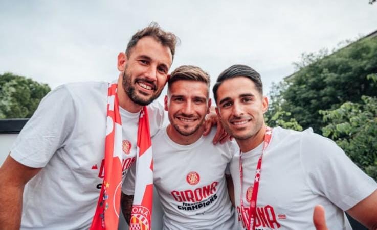 Vaig ser conseller del @gironafc i també portant l'àrea social del club, uns anys
I us puc dir que aquest 3 que coneixo bé, estimen i senten el GironaFC profundament
Confiança en que ells i uns quants més, lluitin i lliguin la salvació que volem
Compromís aquest 5 partirts
🤍❤️💪🏻