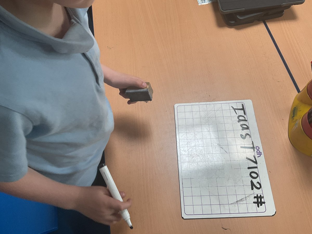 floweryfieldpri's tweet image. Year 3 have started their computing unit today and looked at keeping our devices secure and safe using passwords. We explored ways in which we could create a safe password using a variety of top tips and how to keep them secure. #ffpscomputing #ffpsyear3