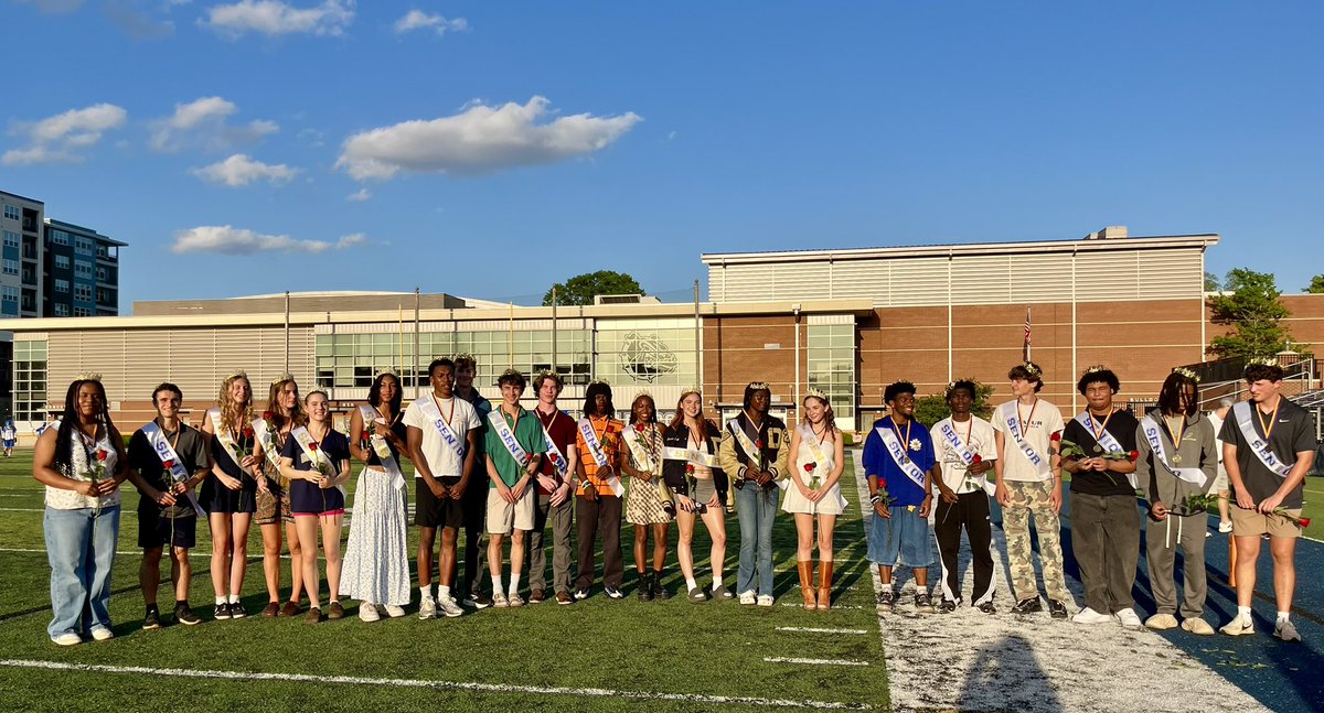 DecaturBulldogs's tweet image. We celebrated 21 incredible Track &amp;amp; Field seniors this week—each one crowned and recognized for their impact on the program.

Thank you for your leadership, dedication, and heart. Best of luck at sectionals next weekend! #GoBulldogs