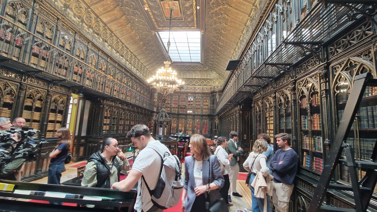 Fundación COPE (@fundacioncope) on Twitter photo Esta mañana, los alumnos del Máster COPE han visitado el <a href="/Senadoesp/">Senado de España</a> 🏛️
Una experiencia única para conocer desde dentro una de las principales instituciones de nuestra democracia 🇪🇸 #MasterCOPE Esta mañana, los alumnos del Máster COPE han visitado el <a href="/Senadoesp/">Senado de España</a> 🏛️
Una experiencia única para conocer desde dentro una de las principales instituciones de nuestra democracia 🇪🇸 #MasterCOPE