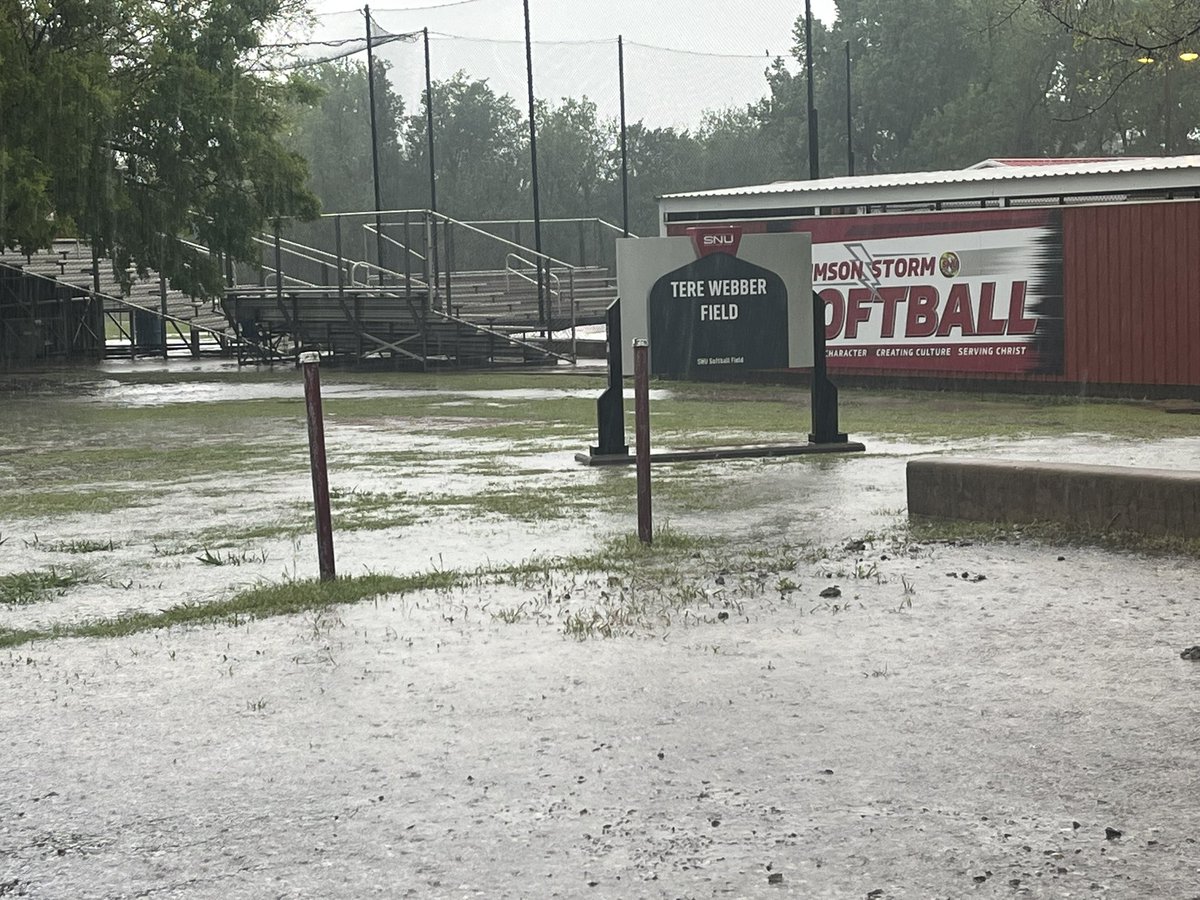 sweetd_33's tweet photo. Sometimes…….”Mother Nature” just doesn’t cooperate. 🤷🏻‍♂️ But…..I never complain about good rain! #BoltsUp⚡️ #BuildingAnArk #Woooooooooooooooooooooooooooo https://t.co/g139O8q9MB