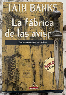 Olethros70's tweet image. #TheWaspFactory #IainBanks #LaFábricaDeLasAvispas 

LA FÁBRICA DE LAS AVISPAS. Iain M. Banks 

librosdeolethros.blogspot.com/2025/04/la-fab…