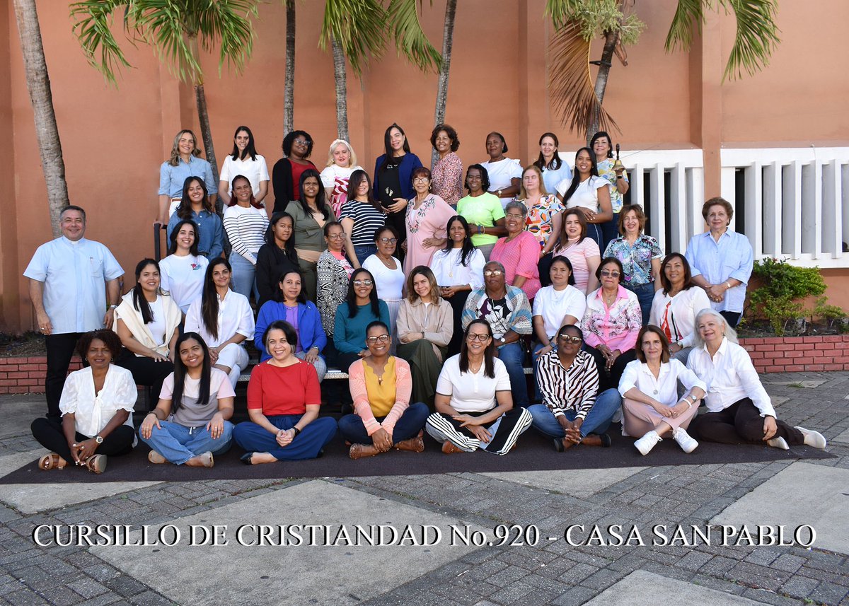 Compartimos con ustedes la foto oficial del
Cursillo de DAMAS no. 920 del Movimiento de Cursillos de Cristiandad y de la @arquidiocesisd, el mismo aún en curso en Casa San Pablo y concluyendo el próximo domingo.

Sigamos orando por los frutos apostólicos de este cursillo.🙏🏼

#MCC