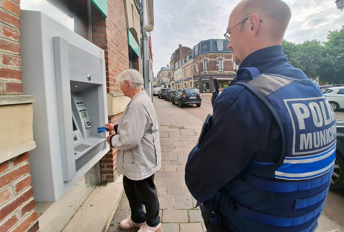 Le Parisien tweet media