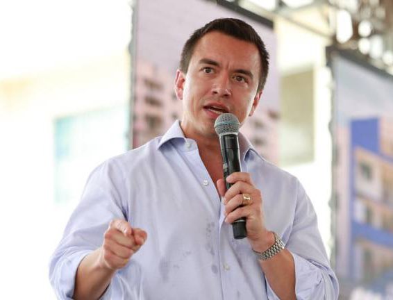 ElDatoEcua's tweet photo. #Urgente ¡PRESIDENTE NOBOA DISPONE DESPLIEGUE INMEDIATO DE MINISTROS EN ESMERALDAS!

“He dispuesto el despliegue inmediato de todos los ministros en la provincia de Esmeraldas para coordinar la instalación de albergues, entrega de kits de ayuda humanitaria y asistencia en todo lo que nuestra gente necesite”, señaló el presidente de Ecuador, Daniel Noboa.

“El gobierno está con ustedes, y así vamos a salir adelante. Seguiremos informando a través de los canales oficiales”, agregó el primer mandatario.

#ElDato #Ecuador #Esmeraldas #sismo #temblor #DanielNoboa