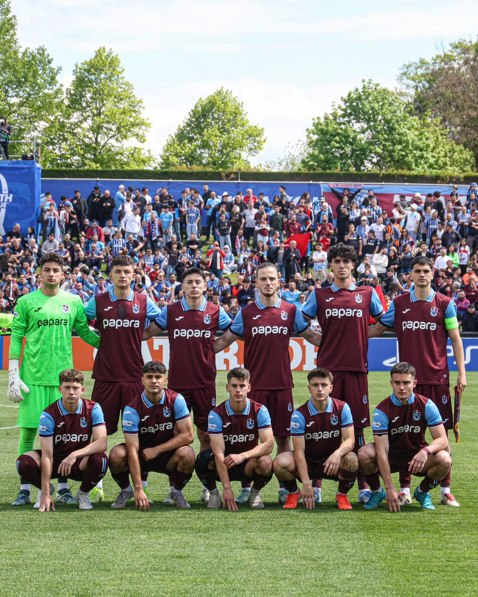 İlkleri başarmaya devam ediyoruz, FİNALDEYİZ!🇹🇷

UEFA Youth League’de Salzburg’u eleyerek tarihimizde ilk kez finale çıkan Trabzonspor U19 takımımızı canı gönülden kutluyorum. 

KUPAYA SON 1! 🏆