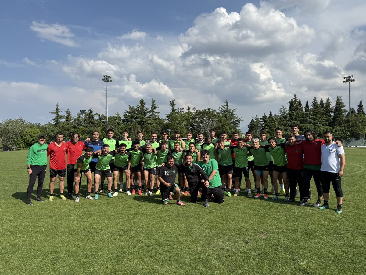 Sezonun son idmanını da tamamladık. Terimizin son damlasına kadar bu arma için çalıştık. Şimdi sıra, emeklerin karşılığını almada!💚🖤

#Denizlispor