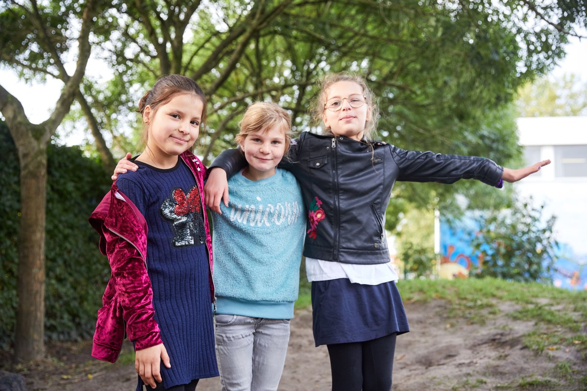 🎓 Save the date! Op 2 juni start de eerste van 3 bijeenkomsten over #welbevinden op school. Met experts, praktijkvoorbeelden en tips om o.a. schoolstress te voorkomen.
Meld je snel aan! 👉  nieuwsbrievenminocw.nl/actueel/nieuws… 

#GezondeSchool #Onderwijs
