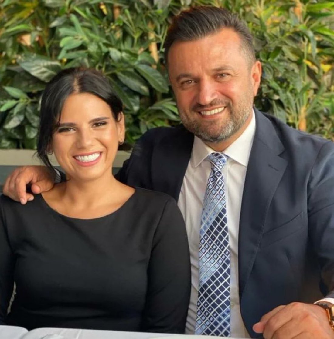 Değerli kardeşim Bülent Uygun’un kıymetli evladı Almina Tude Uygun’un vefatını derin bir üzüntüyle öğrendim.

Başta Bülent hocam olmak üzere, ailesine ve tüm sevenlerine sabır ve başsağlığı diliyorum.

Rabbim mekânını cennet eylesin.