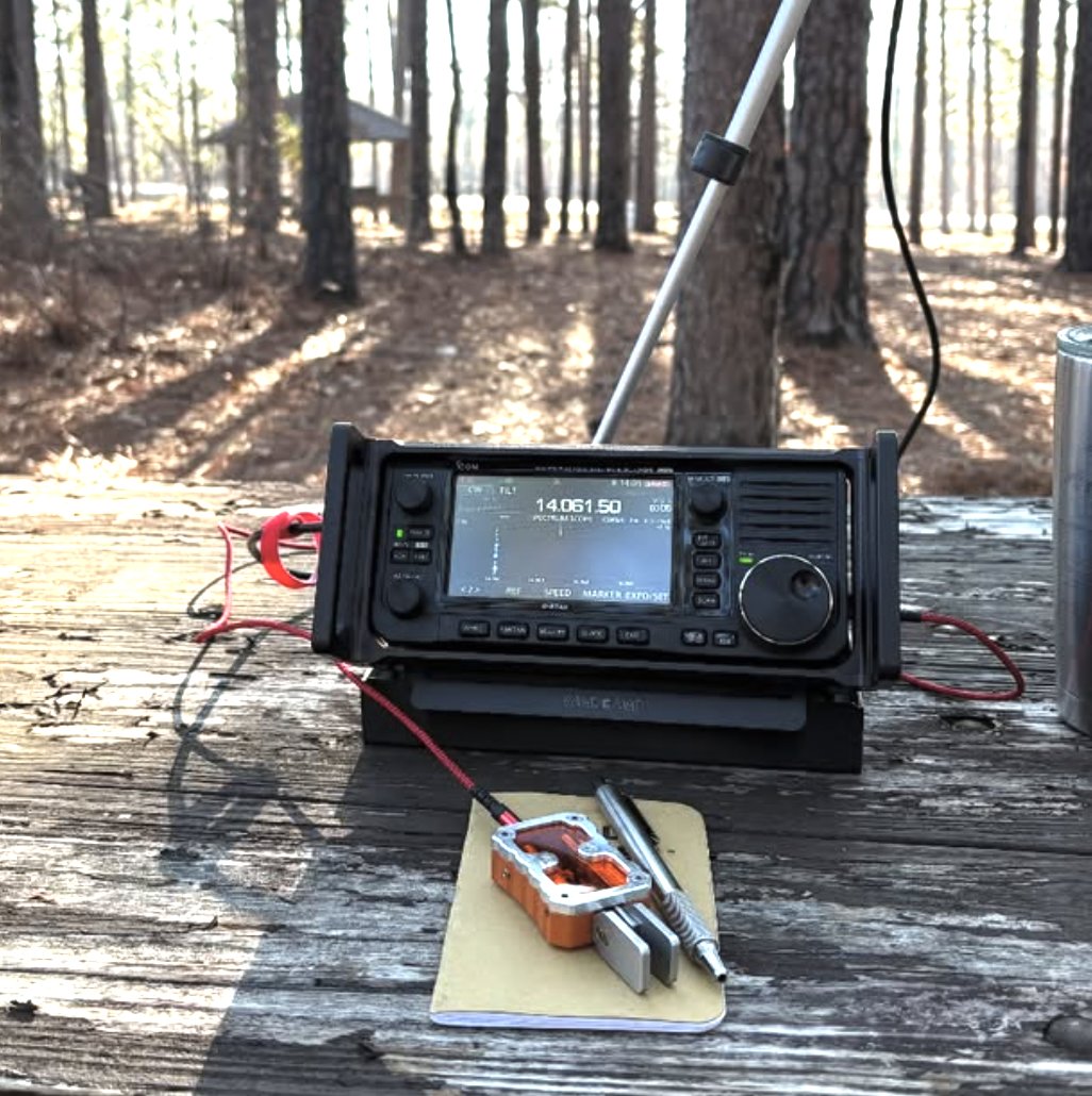 IcomAmericaInc's tweet image. Shout-out to Aaron B., W4ARB (w4arb_radio), for sharing this awesome photo! 

How often do you operate CW? Let us know in the comments! 👇
#IcomEverywhere #HamRadio #MorseCode #CW