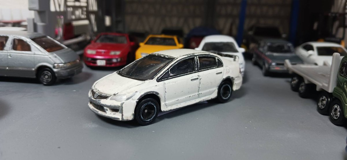 FD2レストアしましたｧｧ！！
カラーはタミヤのマイカレッドです！
ベースは4枚目のリア友から貰ったやつです～