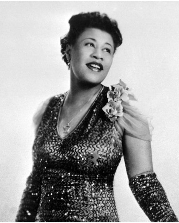 Somewhere over the rainbow, the Queen of Jazz <a href="/EllaFitzgerald/">Ella Fitzgerald</a> is celebrating her birthday today! A really amazing singer...

If you have trouble hearing this, you can listen here: ow.ly/sg4w50P1LeO

#planetelegance #roncarter #jazz #ellafitzgerald