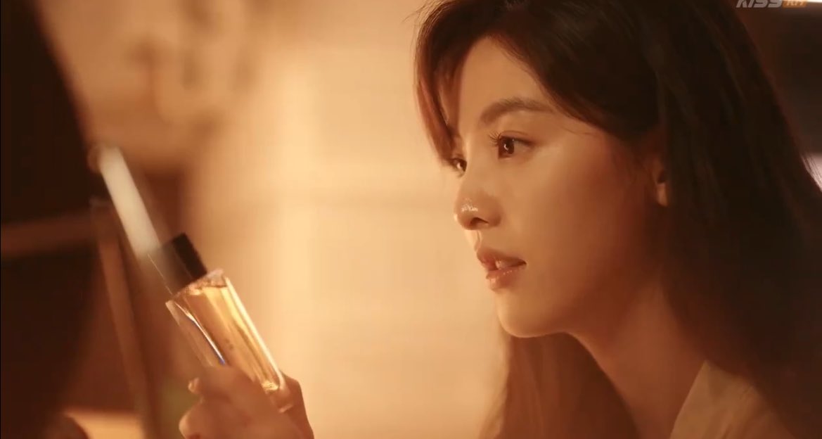 [ help repost ] ina go ~ sharing melt season eau the parfum ❄️ first frost 

💗 siapa yang kepo dan mau coba sniff wangi parfum yang dikasih sangyan ke yifan? Cocok banget nih ikut sharing parfum di mirfa 🥳

Price :
❄️ 5 ml : 135.000 dp 100.000 (ada 20 slot)
❄️ 10 ml : 270.000