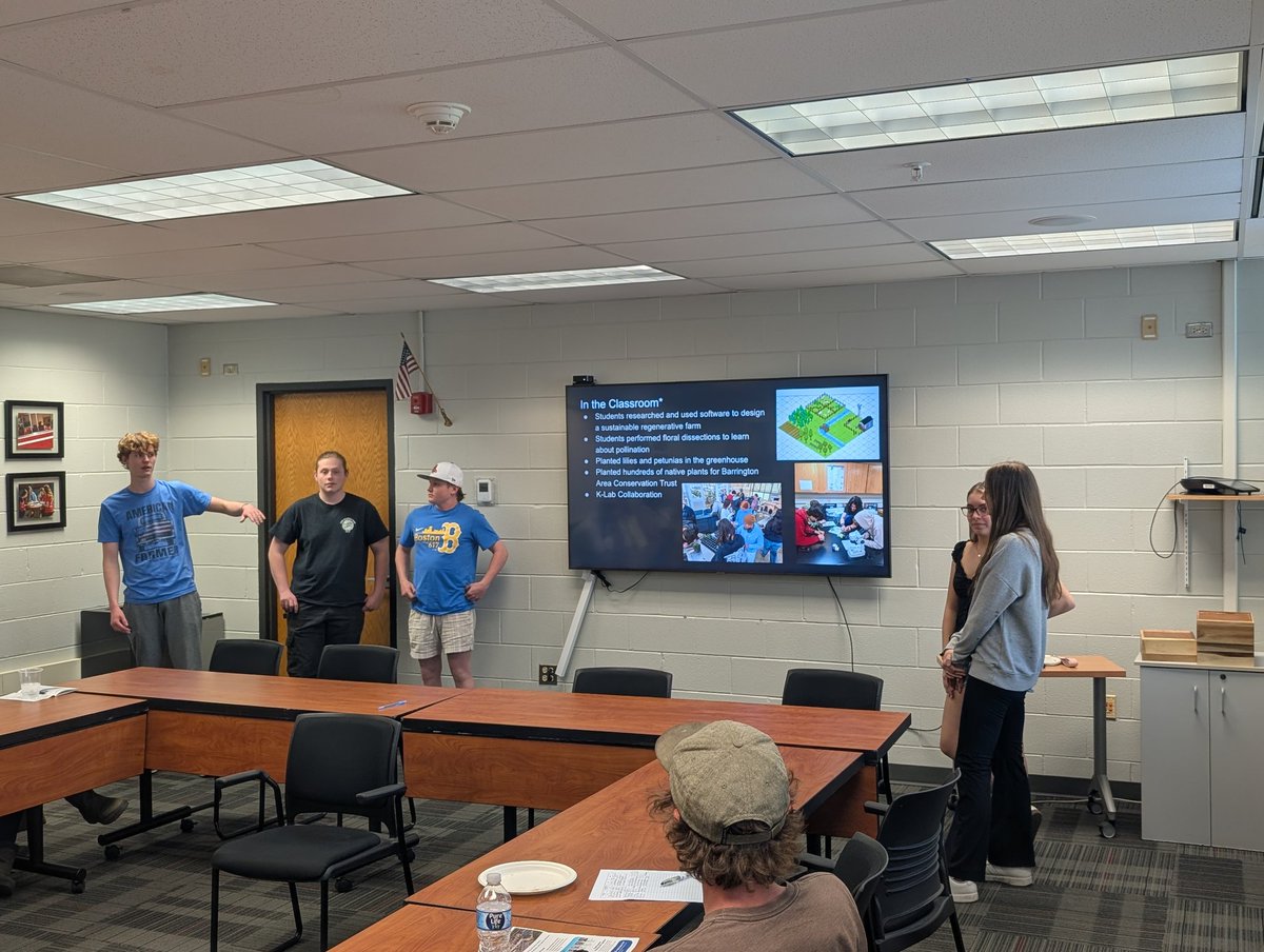 MrKedz's tweet photo. FFA students knocked it out of the park sharing all of their impressive accomplishments with our Green Learning Advisory Board yesterday. Many fruitful conversations will lead to continued learning opportunities for them as well! https://t.co/NOQdxPR3WV