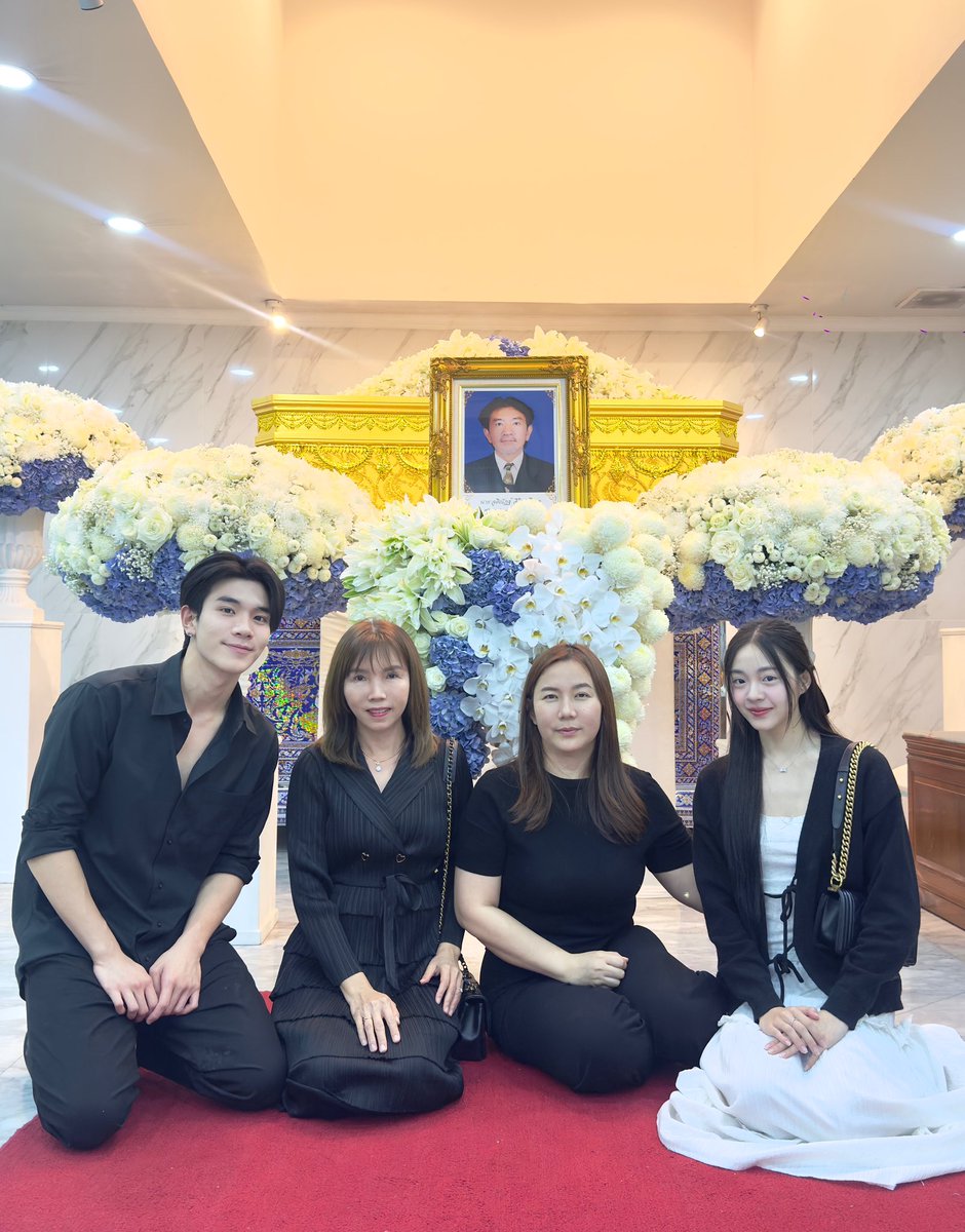 เสียใจด้วยนะคะ พี่โฟร์ทกับคุณเเม่เก่งมากๆ สู้ๆนะคะะ✌🏻🤍🥺