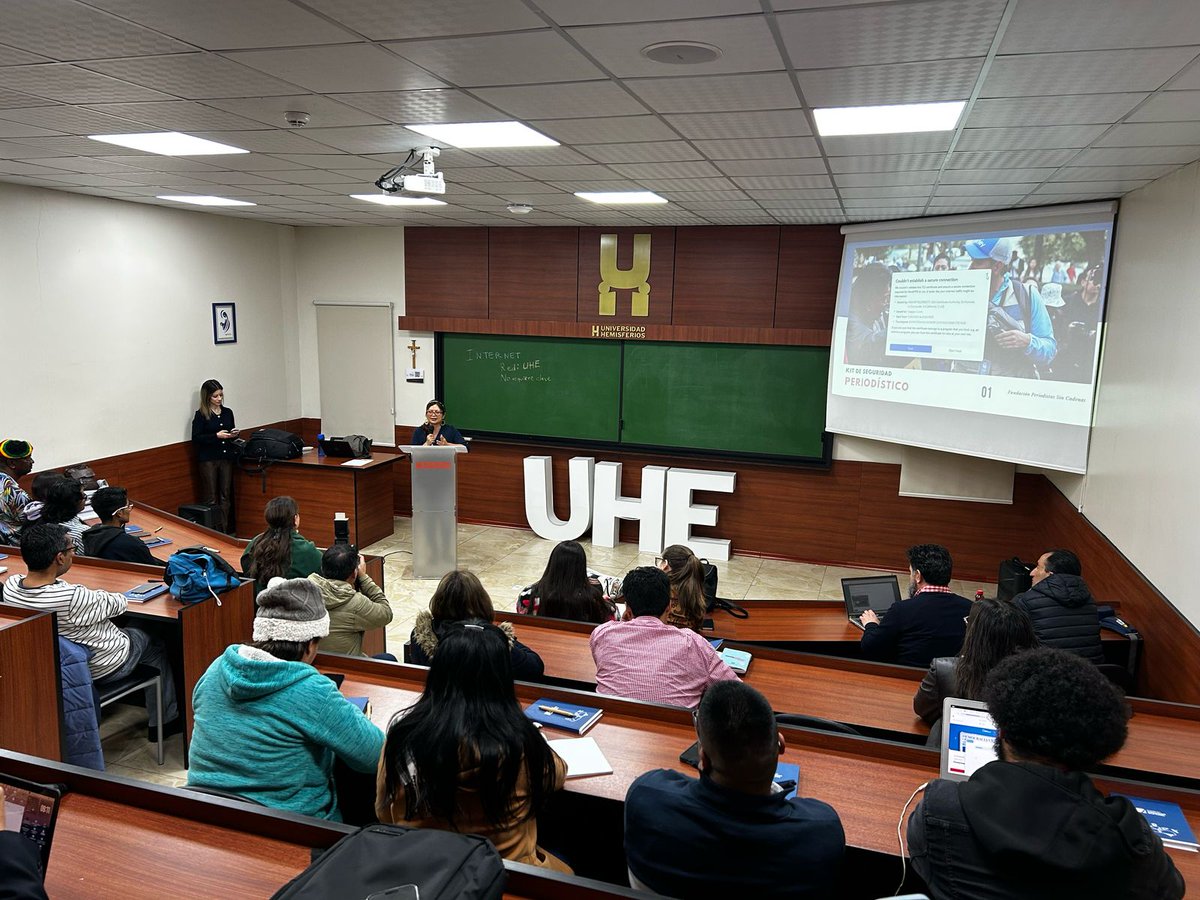 📢Inicia el taller organizado por <a href="/kas_ecuador/">KAS Ecuador</a> sobre fact-checking y seguridad con apoyo de <a href="/SinCadenasECU/">Fundación Periodistas Sin Cadenas</a>, <a href="/LupaMediaEC/">Lupa Media</a>, <a href="/uhemisferios/">Universidad Hemisferios</a> y <a href="/EspaciadoraBar/">La Barra Espaciadora</a>. <a href="/susanamorg/">Susana Morán</a> explicó la importancia de capacitarse en contextos tan desafiantes para el peridismo como #Ecuador 🇪🇨.