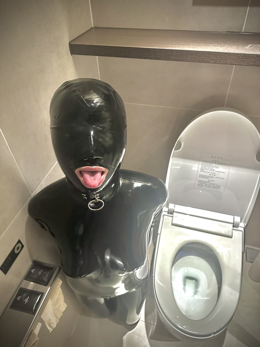 突然之间不知道对准那个好🤔
#latex 
#rubber
#乳胶衣