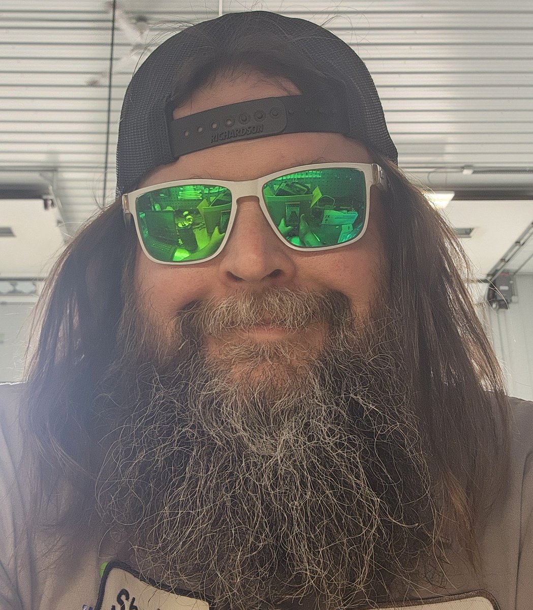 FalseC_'s tweet image. Good morning everyone!  Nother great day in SD.   
If your on Twitch twich today be sure to swing by Twitch.com/karebearxp
There shooting for Twitch partner 
Have a great day.