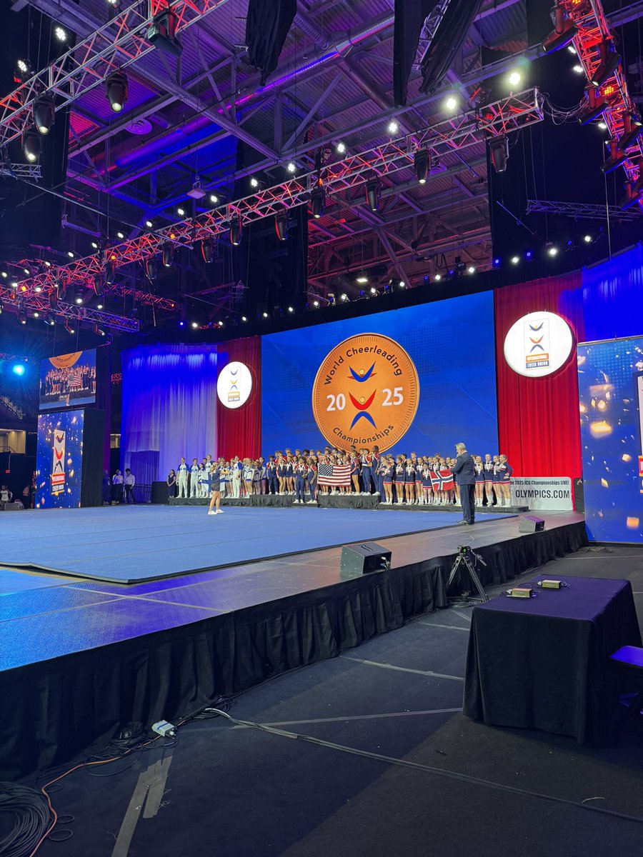 hudsoncheerteam's tweet image. 2025 Junior Coed Elite World Champions 🏆

We could not be prouder to represent the USA 🇺🇸 
These kids have worked so hard to put out the hardest routine JUCO has ever competed, and HIT twice! This team was truly the dream team ❤️

#usa #usacheer #juco #thegoldstandard #wingsout