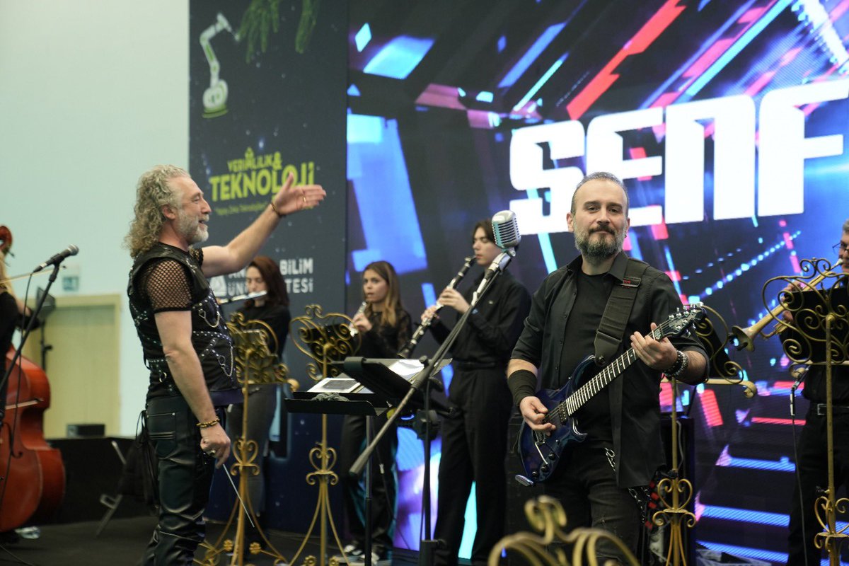 VeFuar's tweet image. 🎸Musa Göçmen Orkestrası’ndan “Senforock”#7.VerimlilikveTeknolojiFuarı’nda!
@ankarabilimuni 
#VerimlilikveTeknolojiFuarı2025