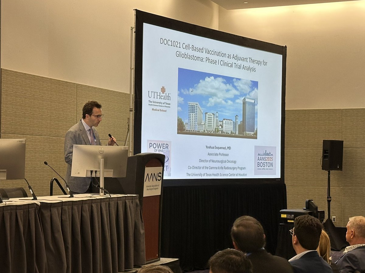 PavelPichardoMD's tweet image. An outstanding start to #AANS2025 with @EsquenaziMD presenting the DC vaccine trial in GBM (Phase 1 clinical trial) performed at @NeurosurgUTH @memorialhermann.
Extremely packed session — excited for the upcoming talks! @AANSNeuro