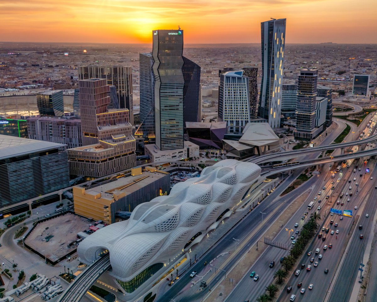 Saudi_Gazette's tweet photo. Saudi Arabia completes 674 Vision 2030 initiatives, achieves 93% of KPIs as ninth year milestone marked https://t.co/1z6FWnjBoE https://t.co/FMceFEaECx