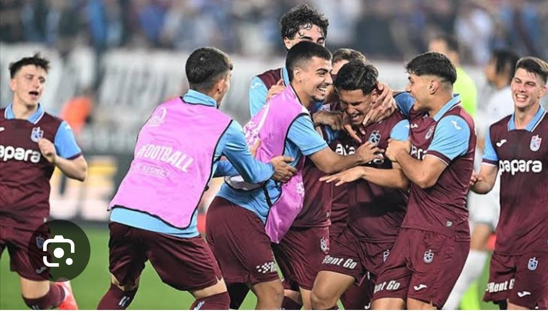 Bu çocuklara dikkatli bakın.
Türk futbolunun kirini, pasını göremezsiniz. Sadece umudu, ufukları görürsünüz.
Günahtan uzak dünyaları görürsünüz.
Boş verin finali.
Onlar çoktan şampiyon oldular...