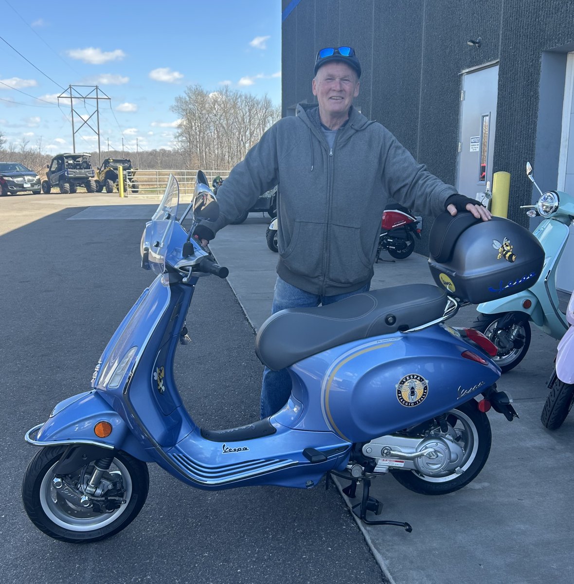 Larry just picked up his scooter from winter storage and can't wait to ride this spring! Enjoy the season and we'll see you next year for storage.
@vespa #scooter #scooterride #scooterdealer #scootersale #scooterlife #scooterfun #scooterweather #scooterstore