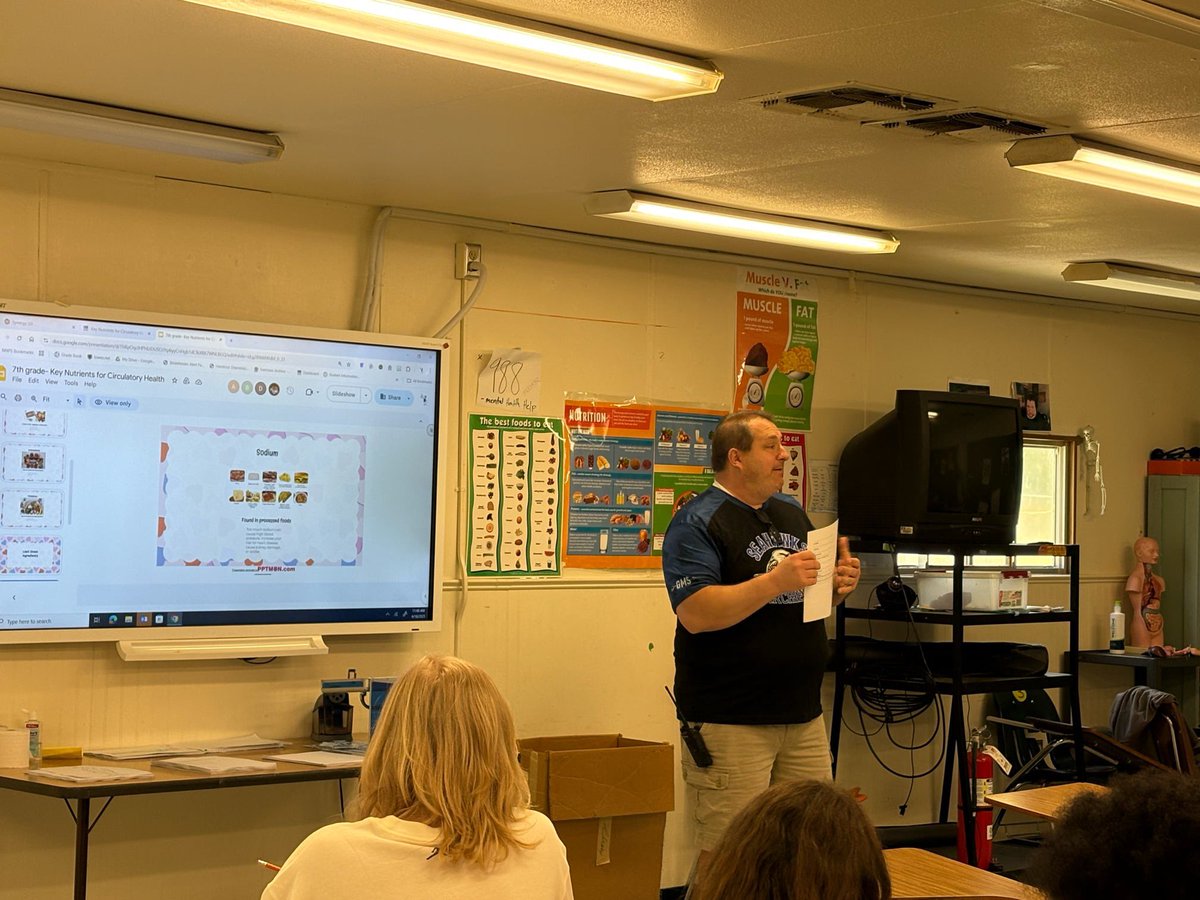 NNPSHPE's tweet image. Students at @gildersleevems learning about nutrition  🍎🥦 and the circulatory system 🫀 last week with Mr. Cretacci.

#middleschoolHPE #healtheducation #circulatorysystem