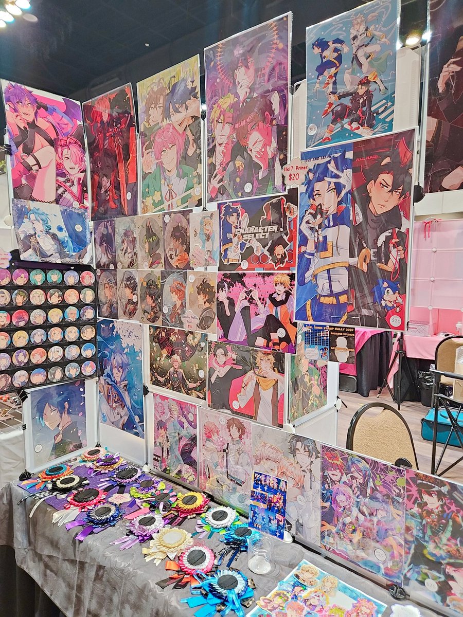 appendorange's tweet photo. All set up at @AnimeStLouis this weekend!! 

This is my first time putting my filthy enstars hands on Missouri so I cannot wait (˵ •̀ ᴗ - ˵ ) ☆

[ #AnimeSTL ] https://t.co/spDlkH3g8Y