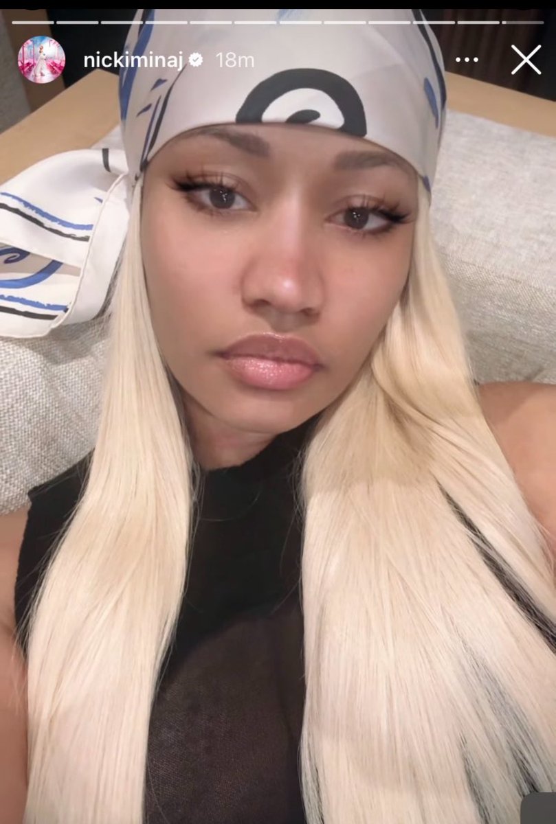 BoujeeNCvnt's tweet photo. Remember when Cardi posted a video on her Instagram story only for Nicki to post this pic with the same blonde wig and head scarf on her insta story the next day😭😭😭 https://t.co/PhO5he4Vj7
