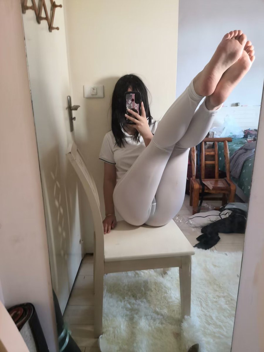 有没有人可以告诉我什么角色比较有人喜欢，拍了太多肺片了
#学校露出 
@Daguidiyi
@Xiaoxiaofoer
@ToukaYuan https://t.co/V7hDvZHfq6