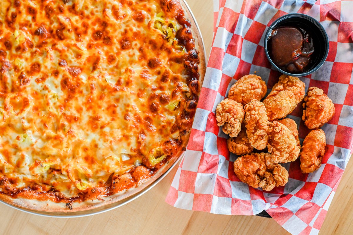 savoypizza's tweet image. You're drafting your best Appy Hour. Who's on your team? 
Appetizer: 
Pizza: 
#draftweekend #nfldraft