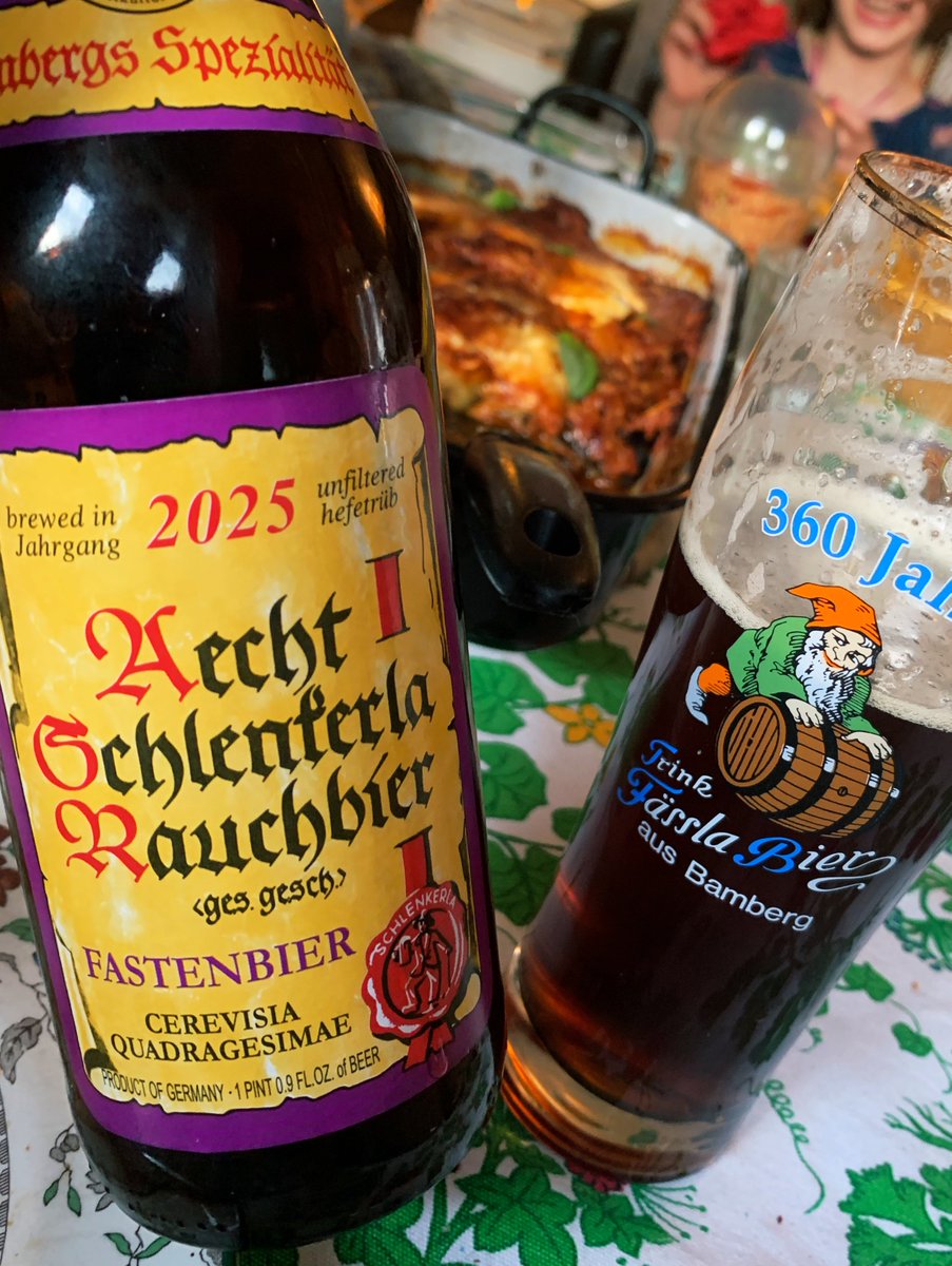 bartlebeer's tweet photo. Parmigiana casalinga gepaird mit moderatrauchigem Fastenbier veranlasst zu allerhand riskantem Emojigebrauch. 🍆🙌🔥

#Francozythopia 🇩🇪🇮🇹 https://t.co/ThXRSBPNYR