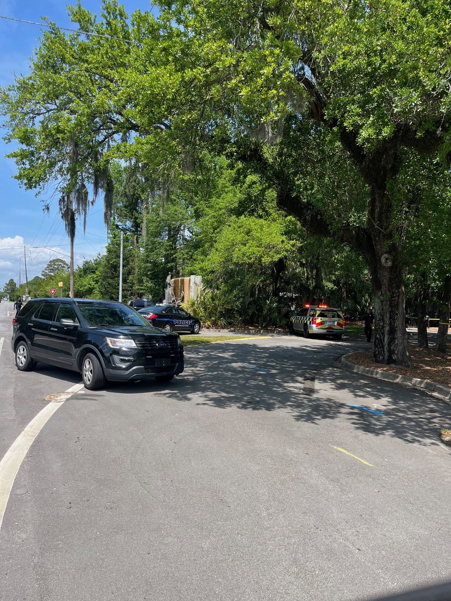 Charleston P.D. tweet media