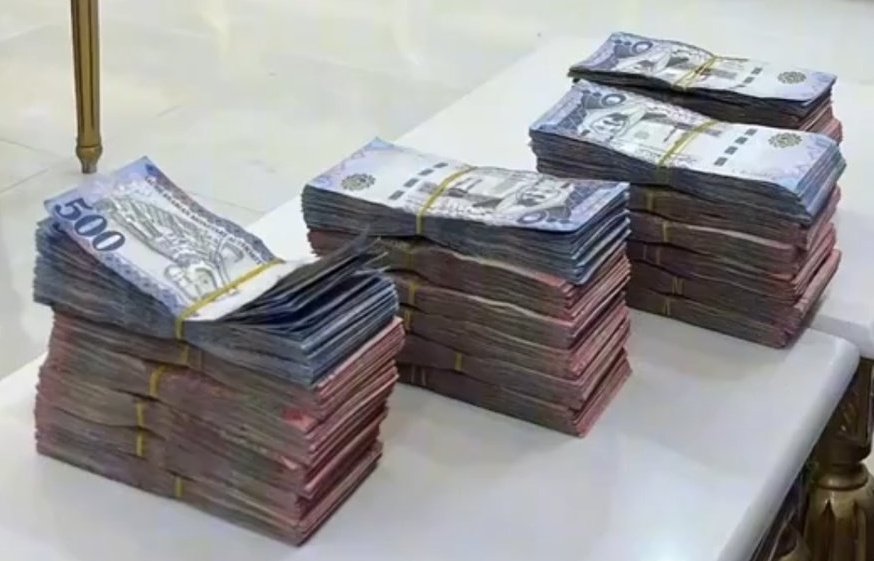 بعد قلييل 🔥🔥🏃‍♂️😍
سحب سريع على 100000  ريال 💸 لـ 4 فائزين 

الاول :  40000 ريال 
الثاني :  25000 ريال 
الثالث : 20000 ريال
الرابع :  15000 ريال 

 بدون شروط فقط تابعني + رتويت واكتب تم
    شاركووووا وفاااالكم الطيب 🇸🇦🔥
#الهلال_غوانغجو