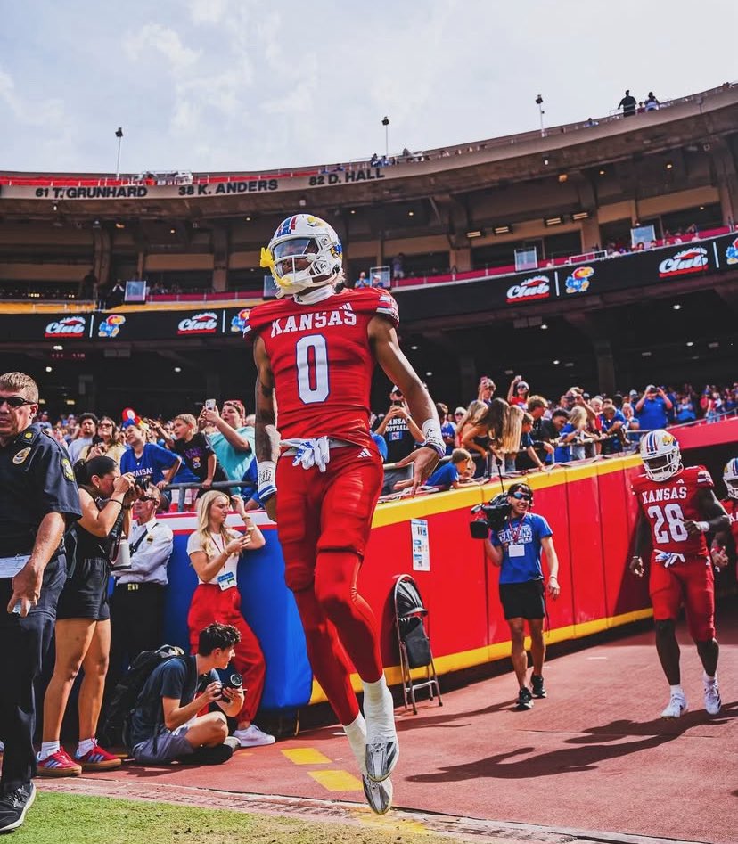 #AGTG I'm extremely blessed to receive an offer from the University Of Kansas <a href="/drobalwayzopen/">David Robinson</a> <a href="/therealraygates/">Ray Gates</a> <a href="/CoachTSamuel/">Terrence Samuel</a> 

<a href="/dctf/">Dave Campbell's — TexasFootball.com</a> <a href="/BillyBonneau/">Billy Bonneau</a> <a href="/ChadSimmons_/">ChadSimmons</a> <a href="/MikeRoach247/">Mike Roach</a> <a href="/GPowersScout/">Greg Powers 🏟️</a> <a href="/samspiegs/">Sam Spiegelman</a> <a href="/TheUCReport/">Billy Tucker</a> <a href="/TXTopTalent/">TX TOP TALENT</a> <a href="/adamgorney/">Adam Gorney</a> <a href="/JScruggs247/">Jordan Scruggs</a> <a href="/DemetricDWarren/">Demetric D. Warren</a> <a href="/Marchen44/">On Da Marc Sports🏈</a>