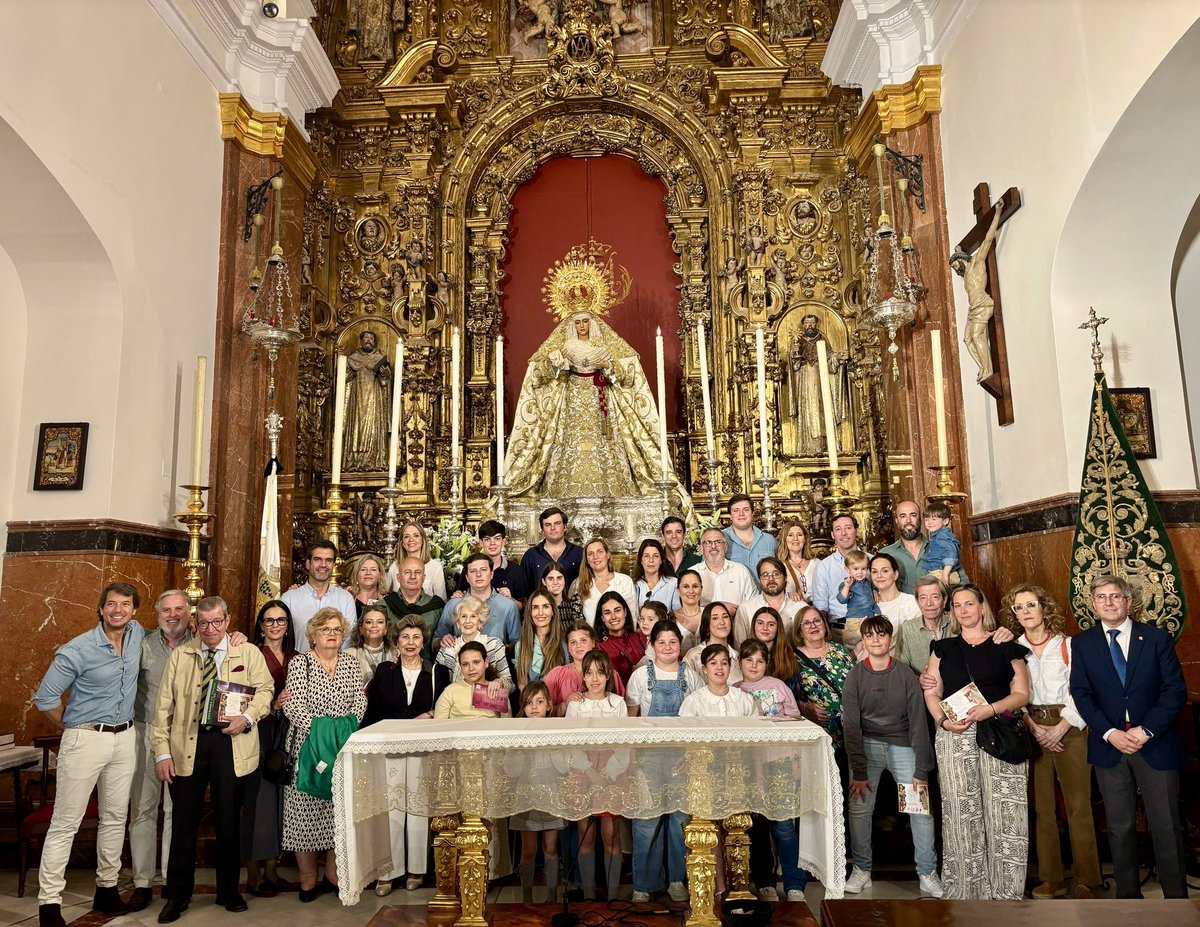 EspDeTriana's tweet photo. #LUGARSAGRADODEPEREGRINACIÓN | Numerosos hermanos de la Hermandad, Sacramental de la Esperanza de Triana, continúan acudiendo a la Capilla de los Marineros para ganar el jubileo con motivo del Año Santo de la Esperanza. 

La Capilla de los Marineros, convertido en lugar señalado de peregrinación durante todo el año 2025, sigue recibiendo a fieles que, movidos por la devoción a la Esperanza, participan con fervor en este tiempo de gracia.

#EsperanzaDeTriana
#LaMisiónDeLaEsperanza
