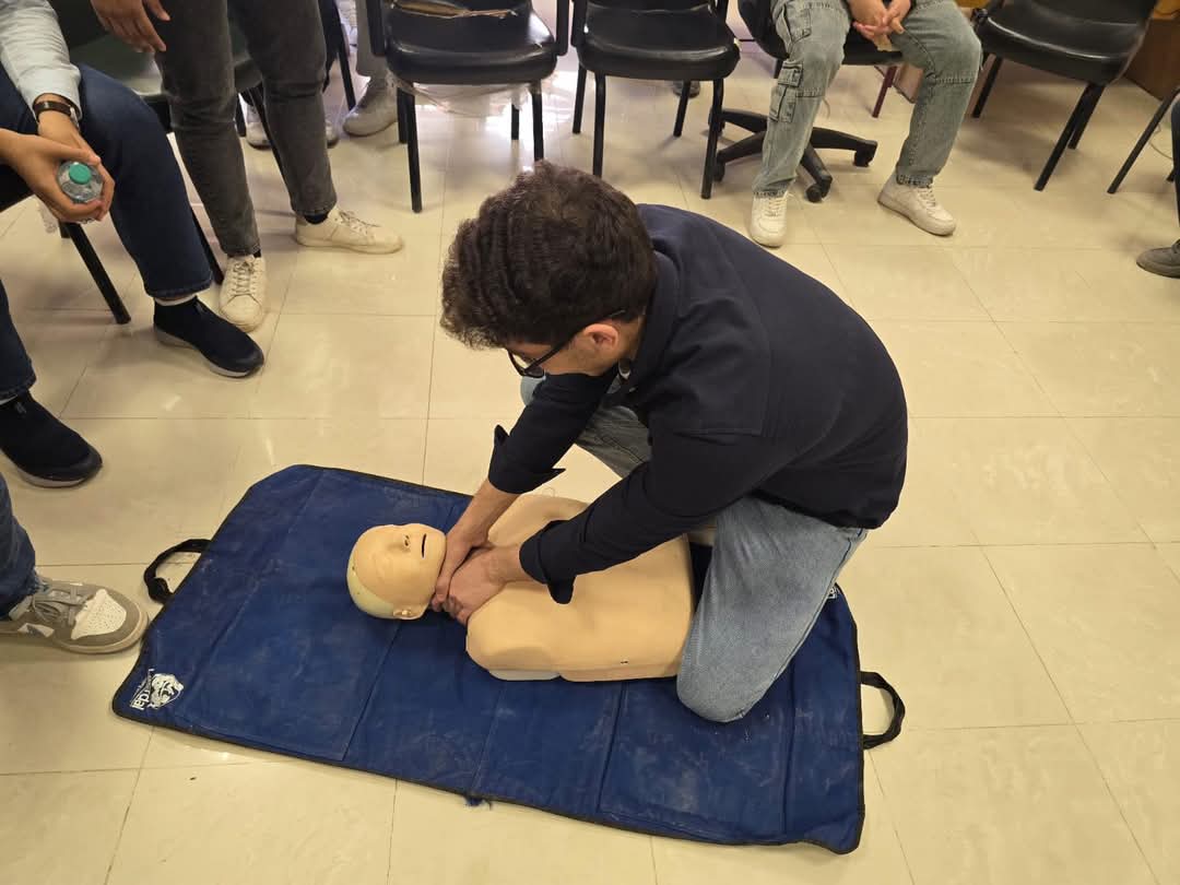 لما تشتغل على الحالة الarrest و تكتشف بعد كده انها DNR ..