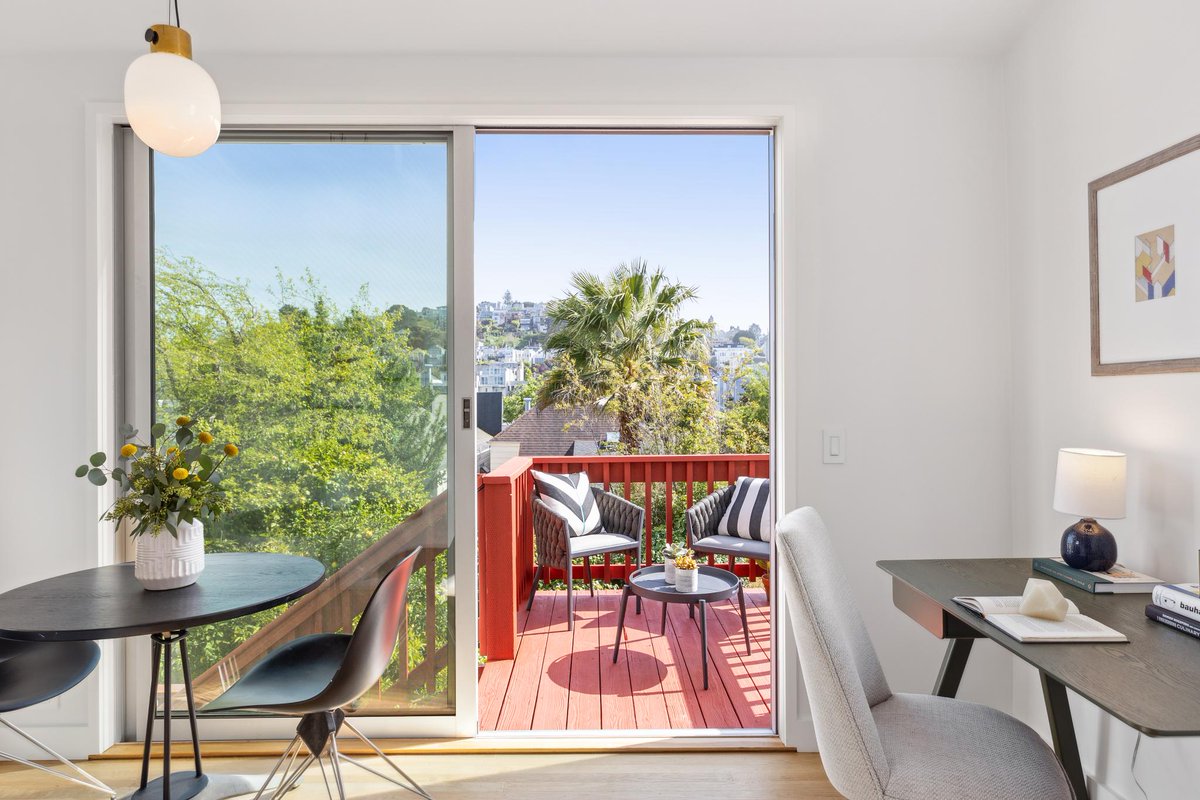 binningsteam's tweet image. Just Listed! 🏡✨ 3879 17th St is at the crux of #MissionDolores #EurekaValley #CastroSF—where timeless Victorian charm meets refined modern living! Renovated 2 bed, 1 bath condo offered at $1,595,000. Visit Sun 2-4 PM or 3879-17th.com for more info! #FromStrategytoSold