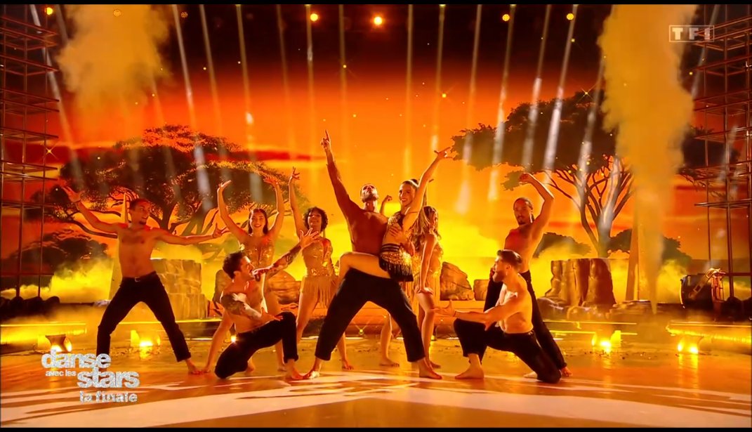 Assurance, détermination et énergie, Lénie entame cette finale avec du lourd, son niveau est stratosphérique. #DALS